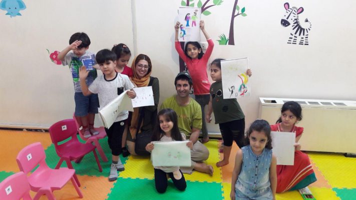 تئاتر و نقاشی شورایی با نوآموزان در کرمان